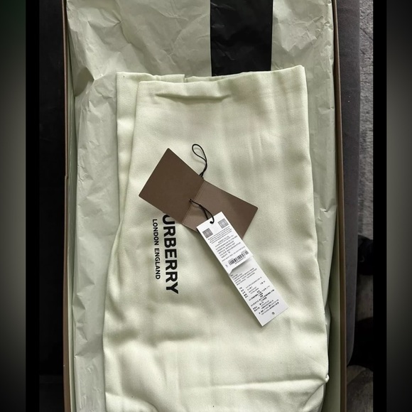 BURBERRY Square-toe sock boots knitted with our Exaggerated Check - Picture 5 of 9